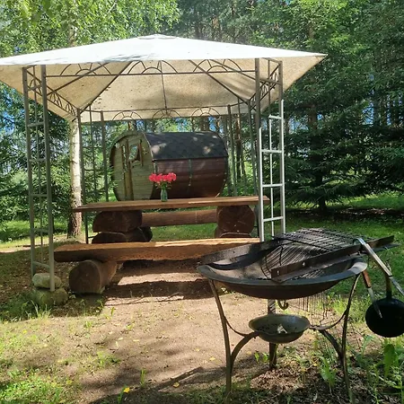 Privaatne Puhkemajake Koos Saunamajaga * Metsakivi
