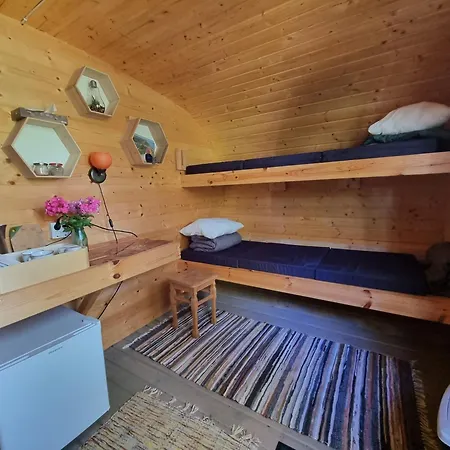 Campsite Privaatne Puhkemajake Koos Saunamajaga *